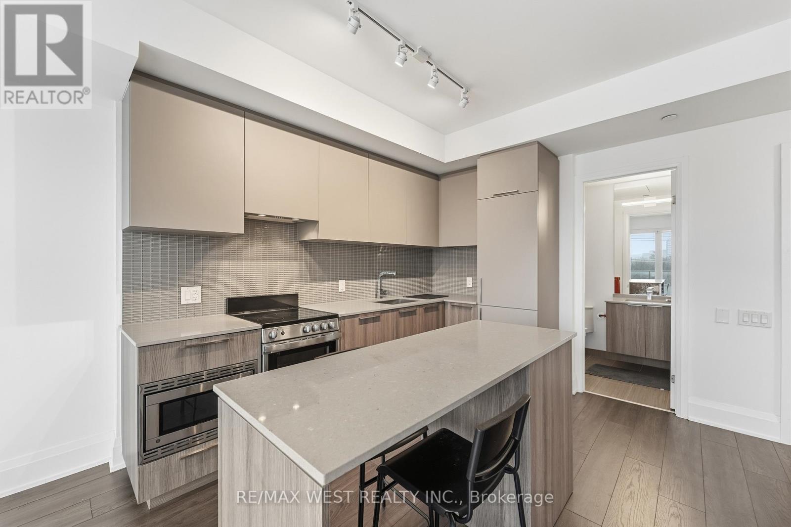 603 - 20 Brin Drive, Toronto, ON - Indoor Photo Showing Kitchen