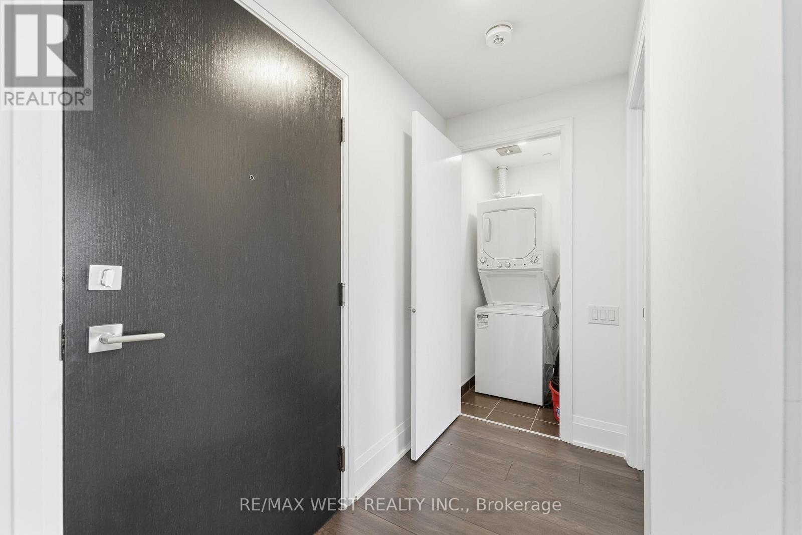 603 - 20 Brin Drive, Toronto, ON - Indoor Photo Showing Laundry Room