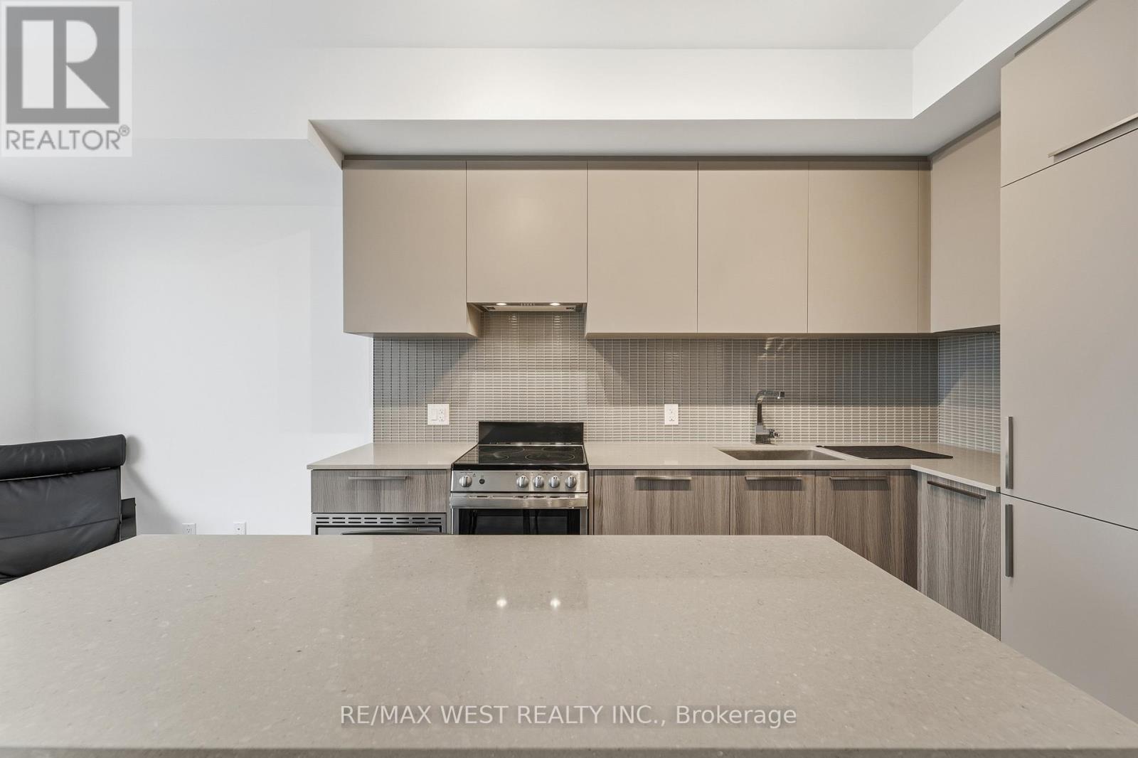 603 - 20 Brin Drive, Toronto, ON - Indoor Photo Showing Kitchen With Upgraded Kitchen