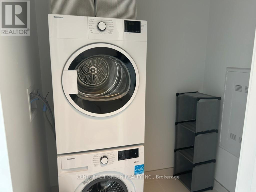 #2905 - 3883 Quartz Road, Mississauga, ON - Indoor Photo Showing Laundry Room