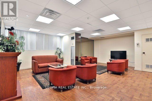 1809 - 3700 Kaneff Crescent, Mississauga, ON - Indoor Photo Showing Other Room