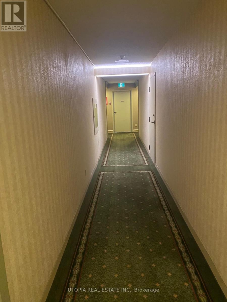 1809 - 3700 Kaneff Crescent, Mississauga, ON - Indoor Photo Showing Other Room