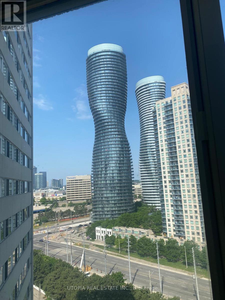 1809 - 3700 Kaneff Crescent, Mississauga, ON - Outdoor With Facade