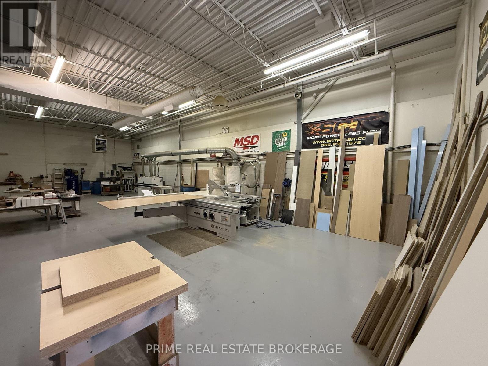 Front - 312 Sovereign Road, London East (East J), ON