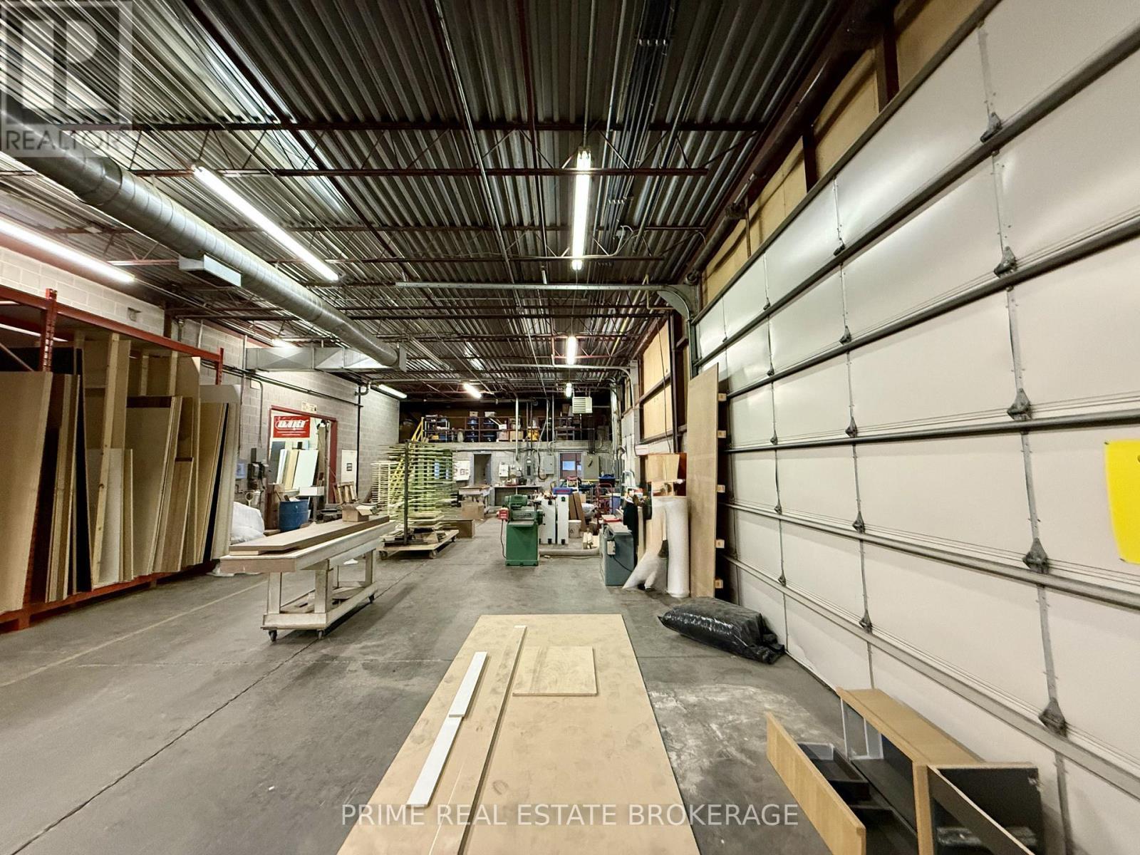 Front - 312 Sovereign Road, London East (East J), ON