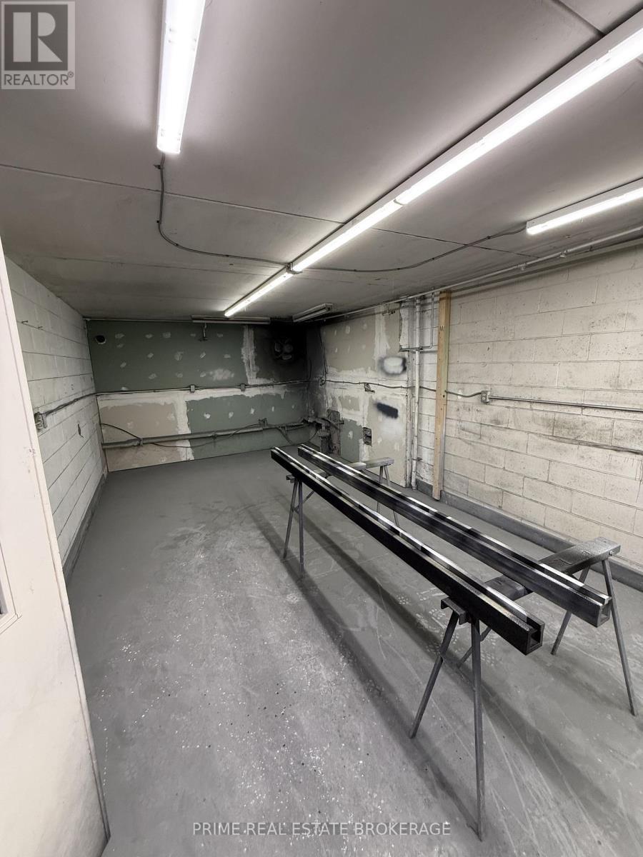 Front - 312 Sovereign Road, London East (East J), ON