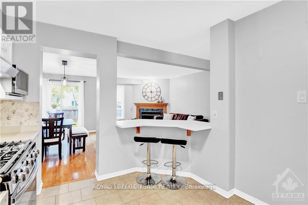 133 Woodpark Way, Ottawa, ON - Indoor Photo Showing Kitchen