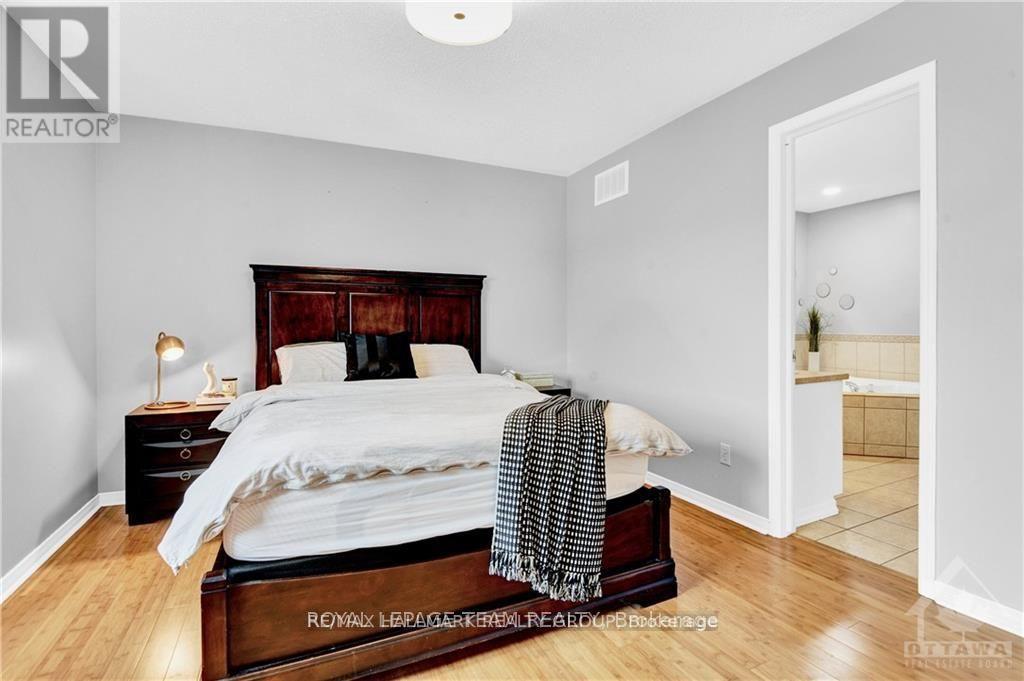 133 Woodpark Way, Ottawa, ON - Indoor Photo Showing Bedroom