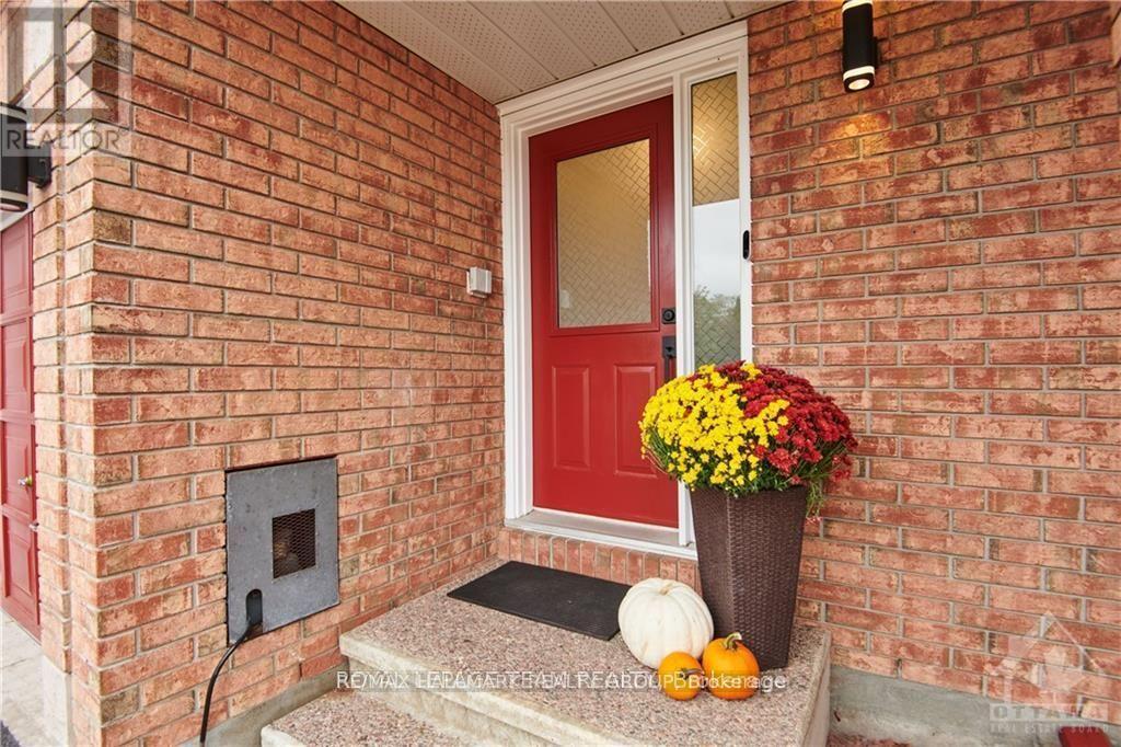 133 Woodpark Way, Ottawa, ON - With Fireplace With Exterior