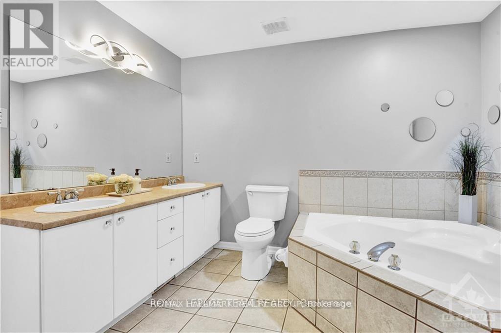 133 Woodpark Way, Ottawa, ON - Indoor Photo Showing Bathroom