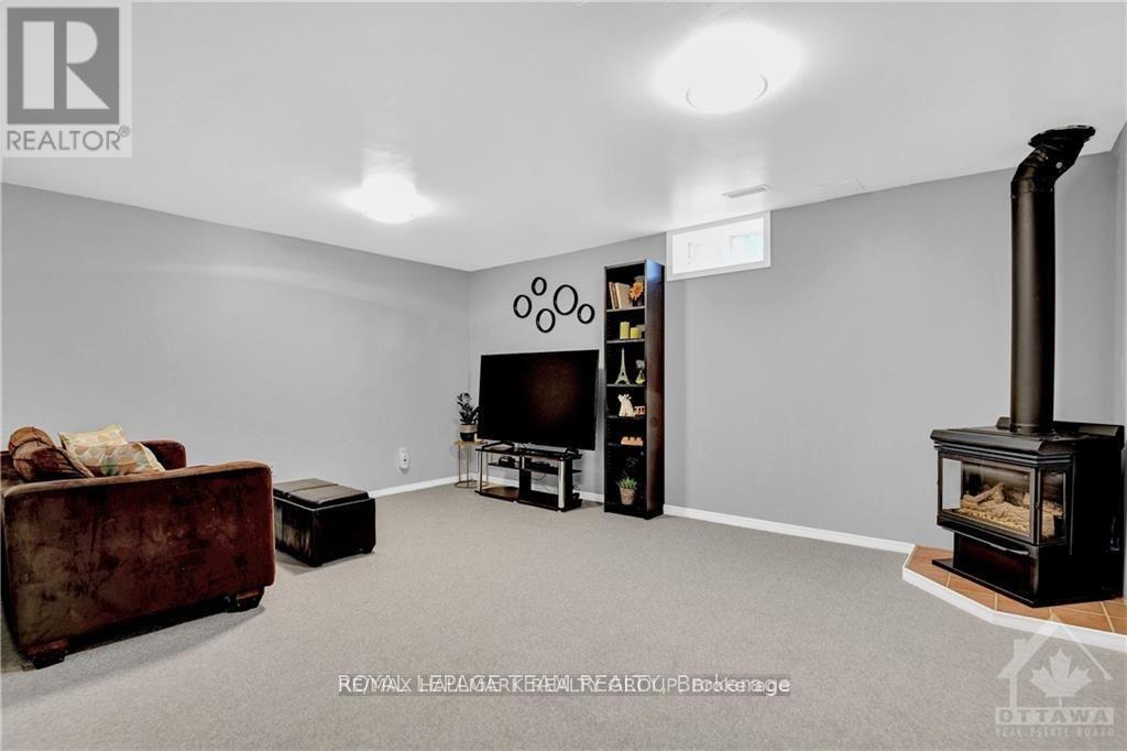 133 Woodpark Way, Ottawa, ON - Indoor
