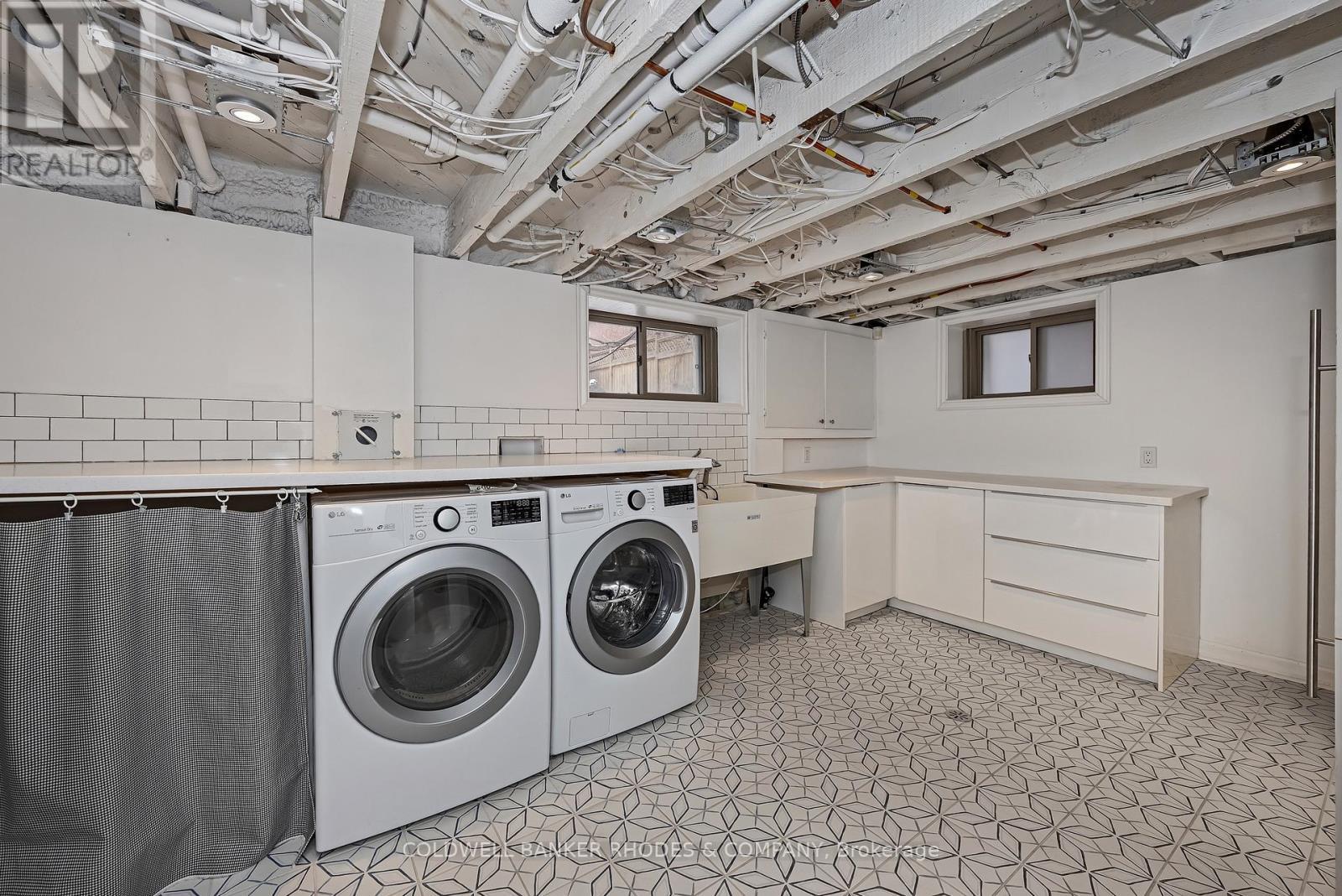 62 Powell Avenue, Ottawa, ON - Indoor Photo Showing Laundry Room