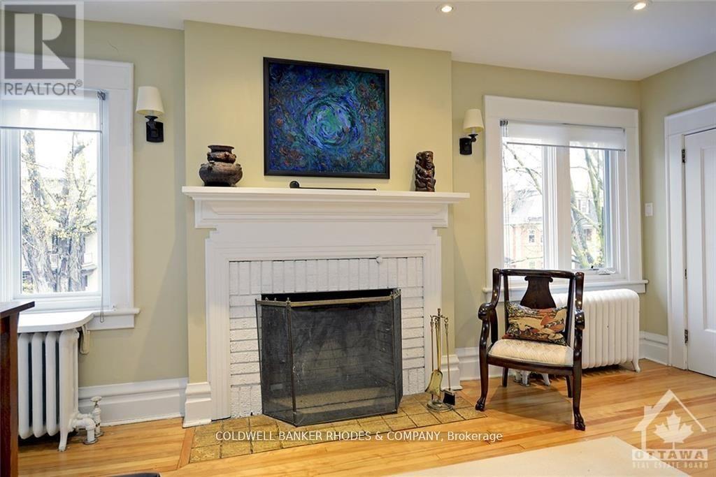 62 Powell Avenue, Ottawa, ON - Indoor Photo Showing Living Room With Fireplace