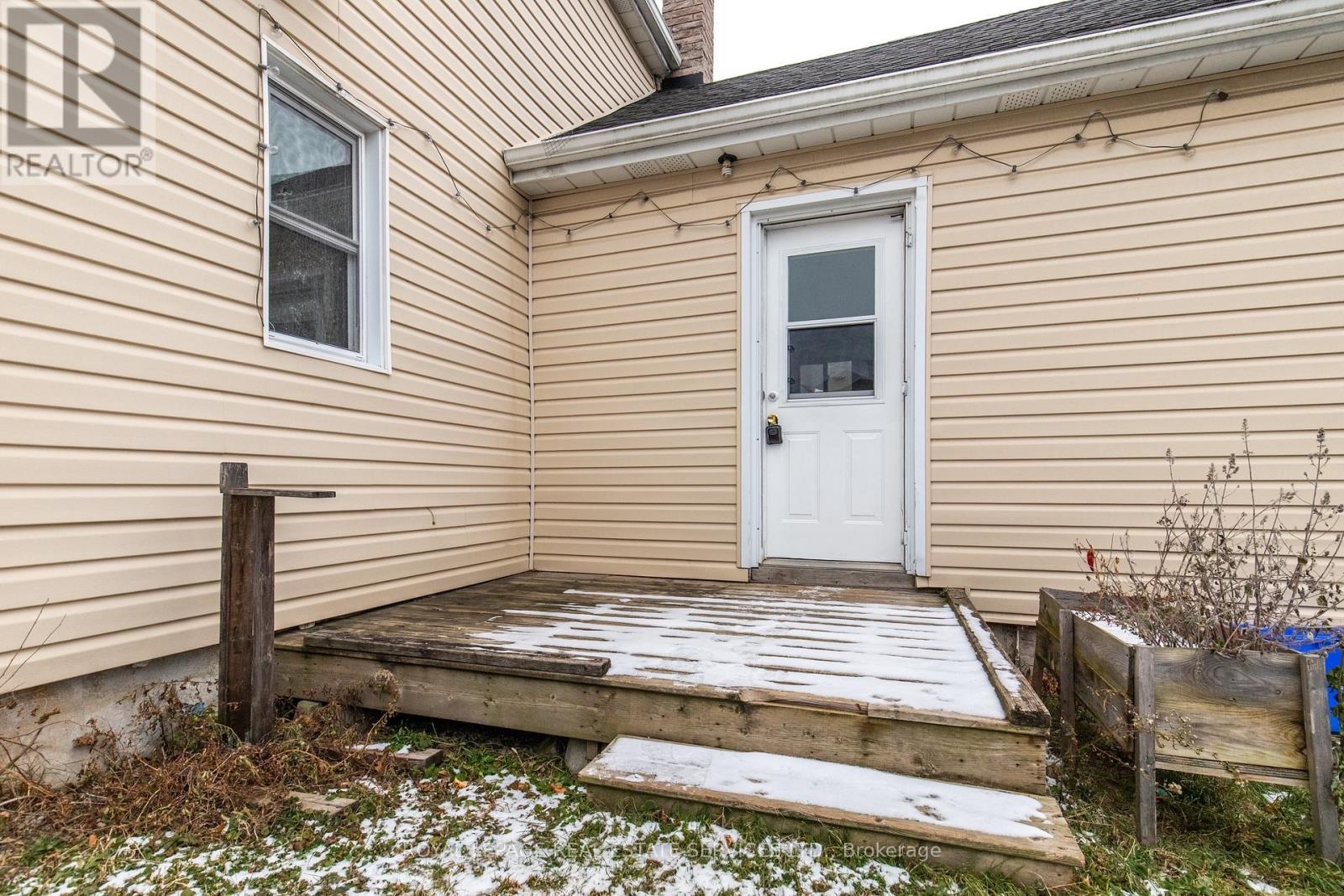 53 Kinsey Street, St. Catharines, ON - Outdoor With Exterior