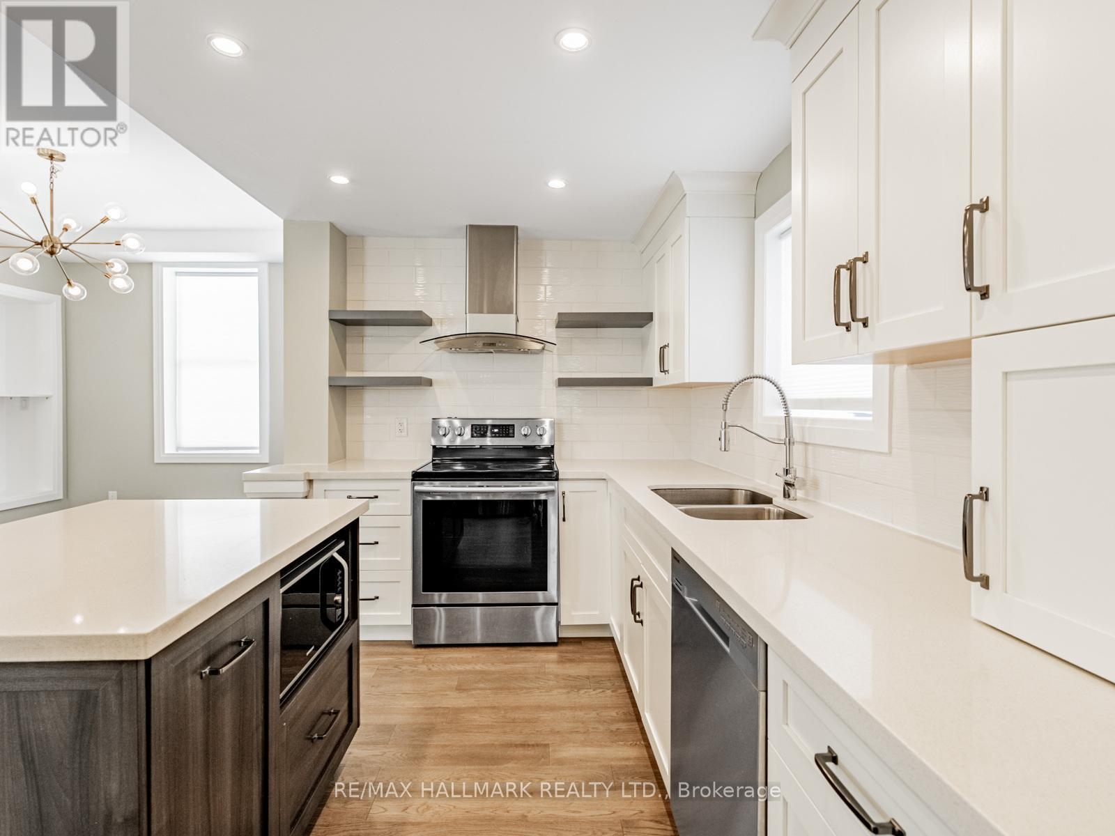 224 Duke Street, Hamilton, ON - Indoor Photo Showing Kitchen With Stainless Steel Kitchen With Double Sink With Upgraded Kitchen