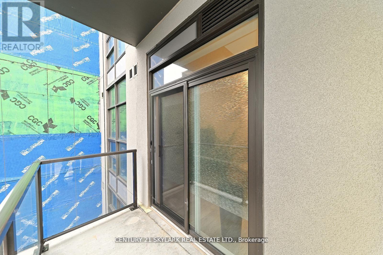 401 - 460 Dundas Street E, Hamilton, ON - Outdoor With Balcony With Exterior