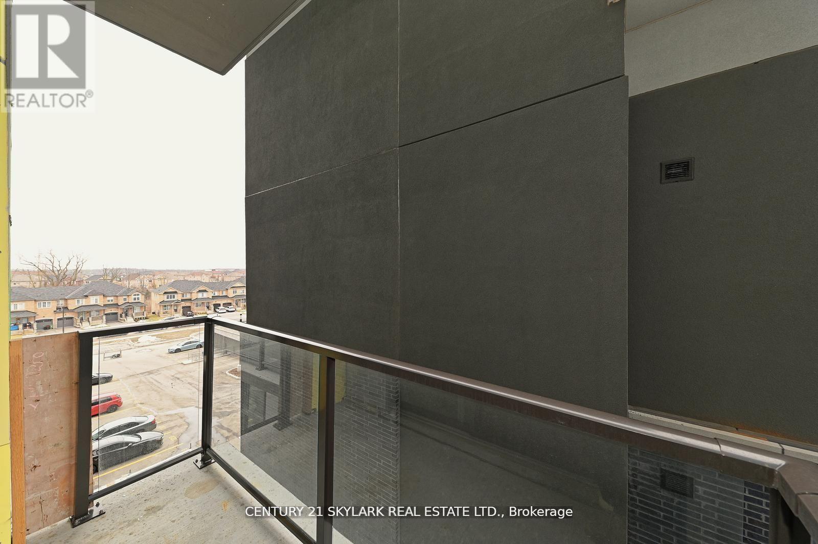 401 - 460 Dundas Street E, Hamilton, ON - Outdoor With Balcony