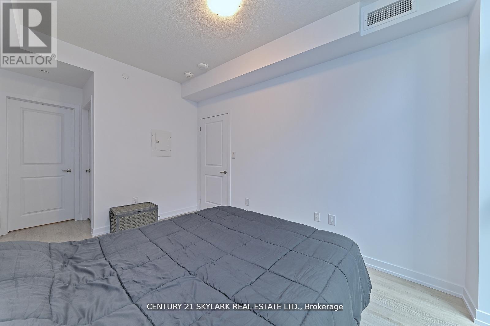 401 - 460 Dundas Street E, Hamilton, ON - Indoor