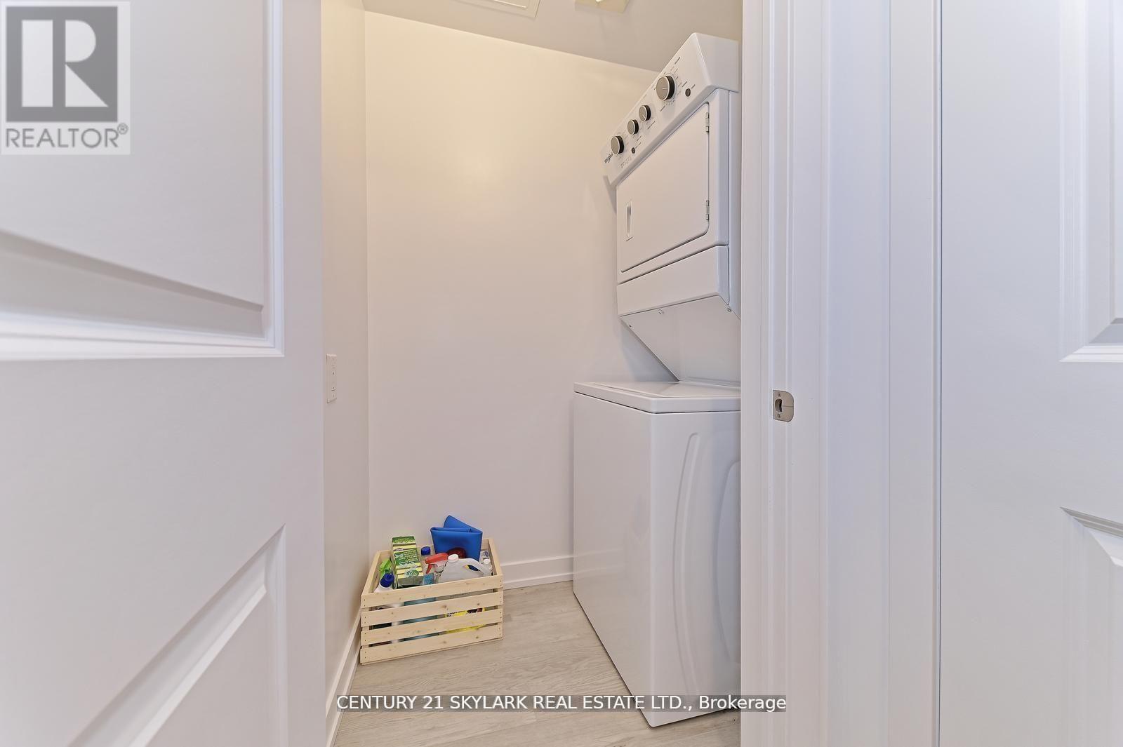 401 - 460 Dundas Street E, Hamilton, ON - Indoor Photo Showing Laundry Room