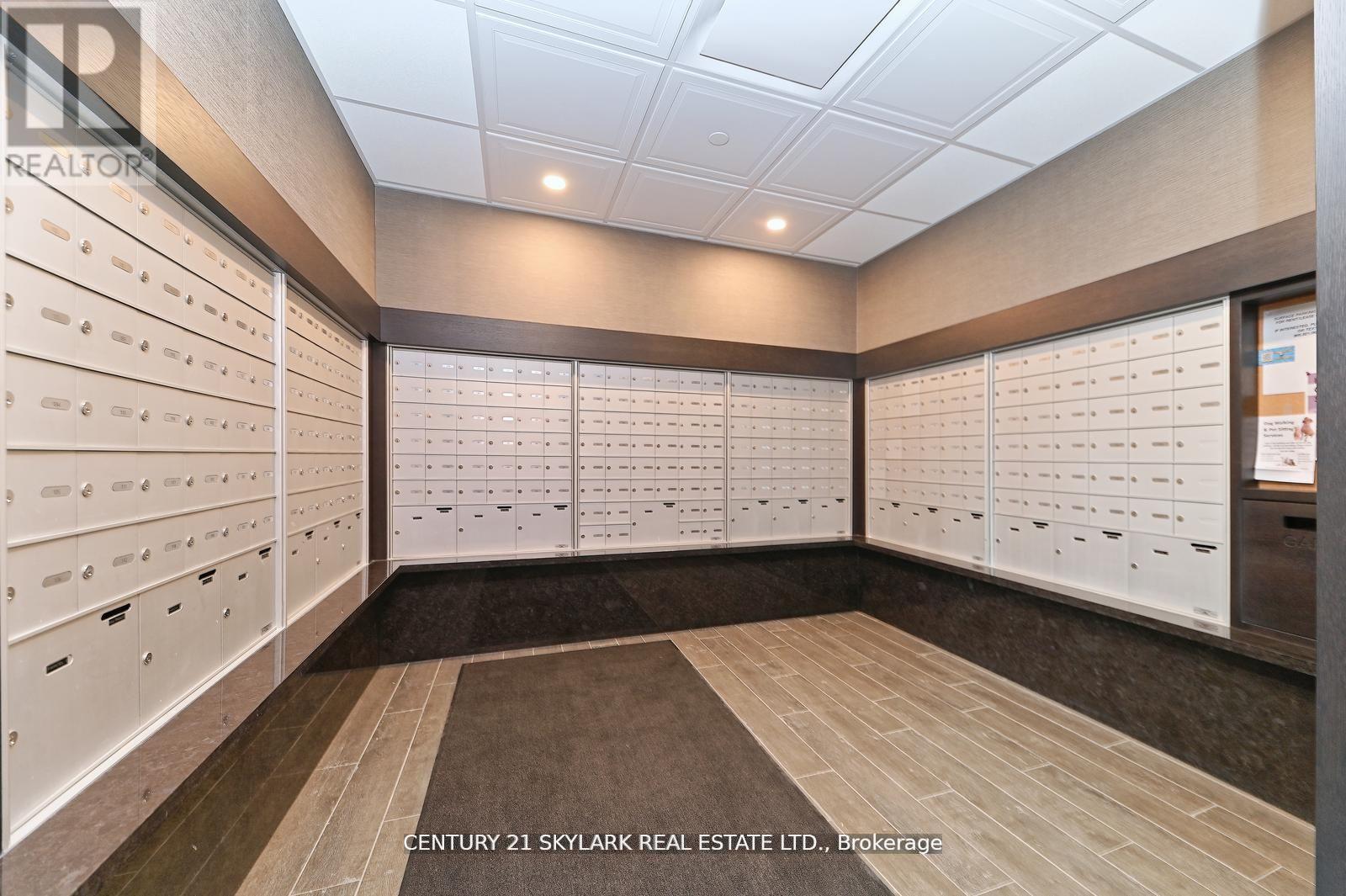 401 - 460 Dundas Street E, Hamilton, ON - Indoor Photo Showing Other Room