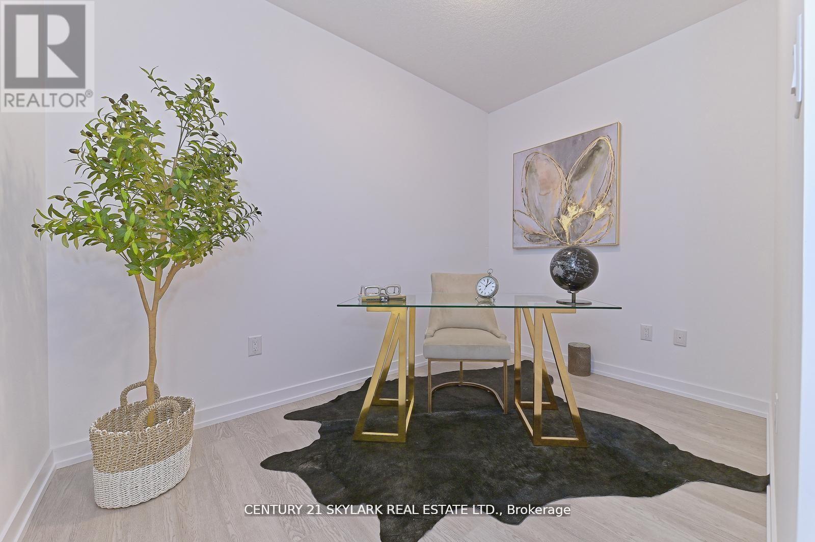 401 - 460 Dundas Street E, Hamilton, ON - Indoor