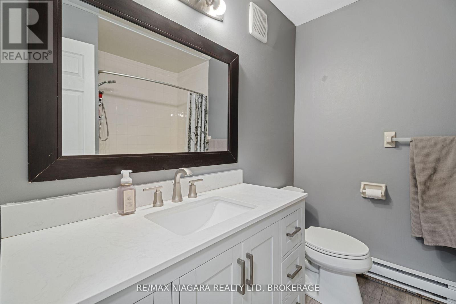 302 - 78 Welland Street N, Thorold (Thorold Downtown), ON - Indoor Photo Showing Bathroom