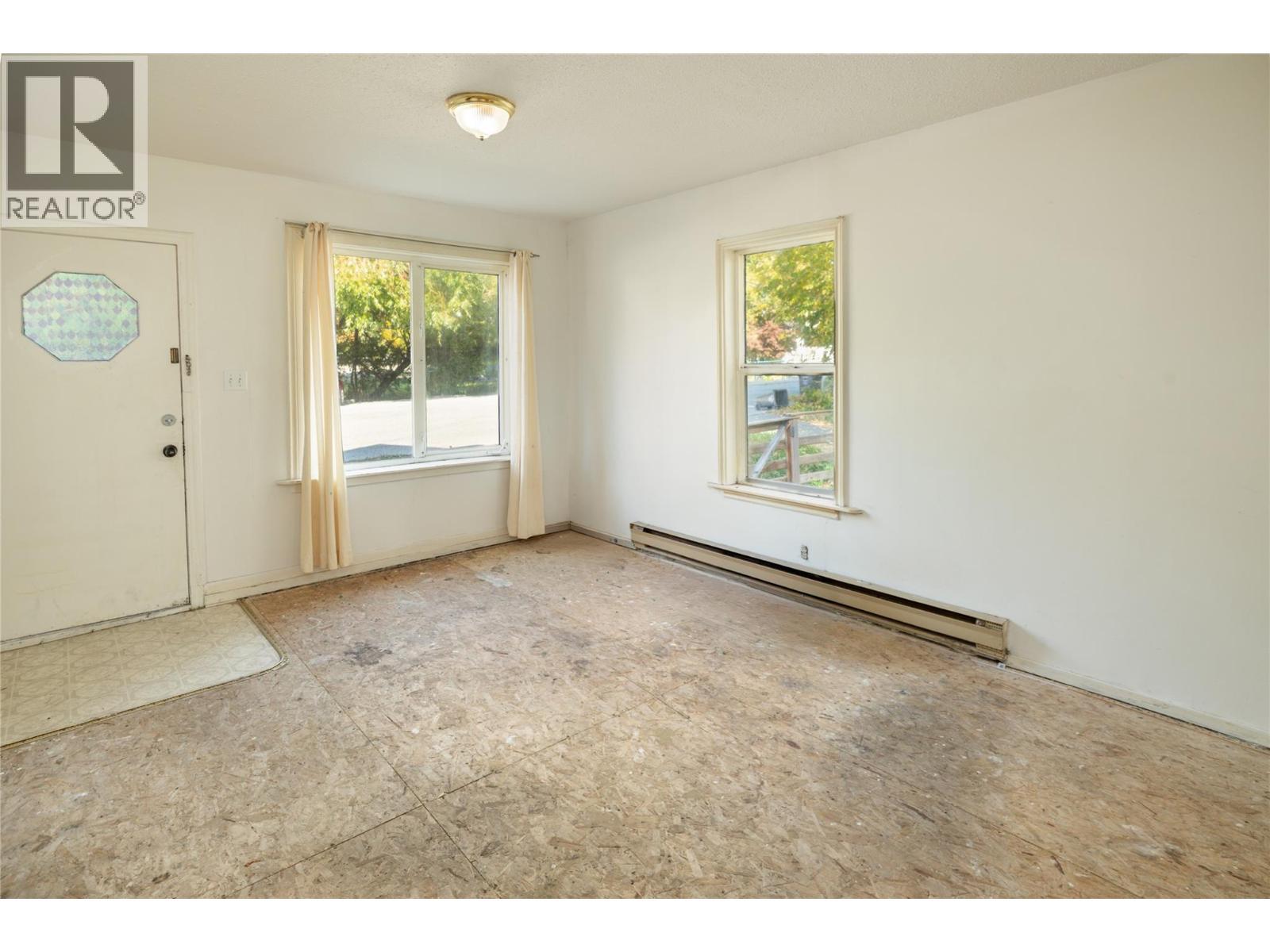 1923 Lindahl Street, Kelowna, BC - Indoor Photo Showing Other Room