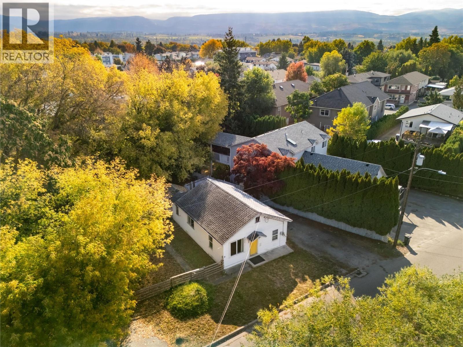 1923 Lindahl Street, Kelowna, BC - Outdoor With View