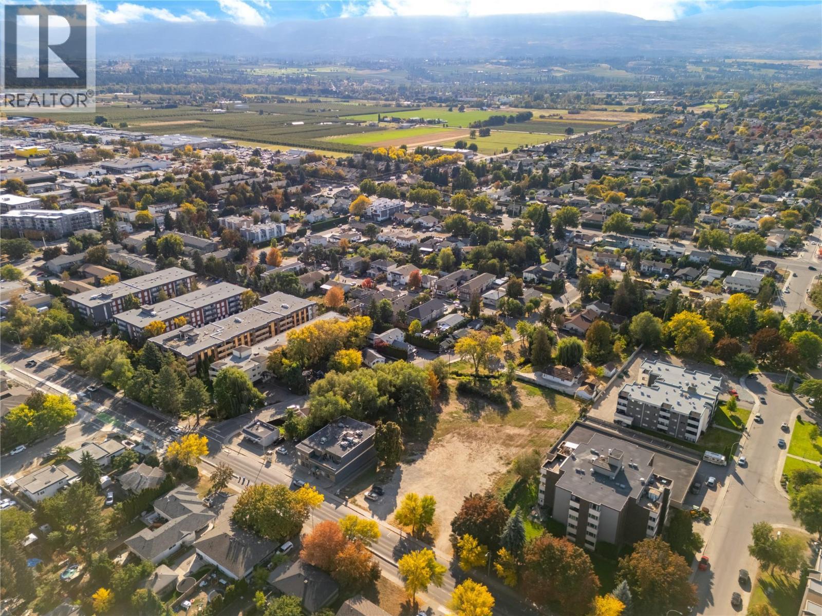 1923 Lindahl Street, Kelowna, BC - Outdoor With View