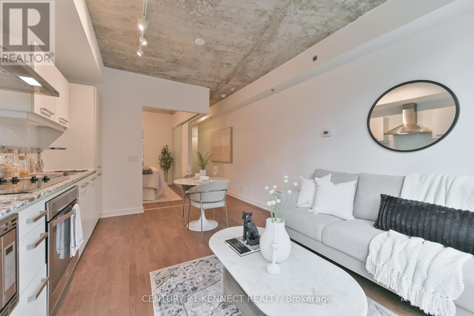 607 - 15 Beverley Street, Toronto, ON - Indoor Photo Showing Kitchen With Upgraded Kitchen