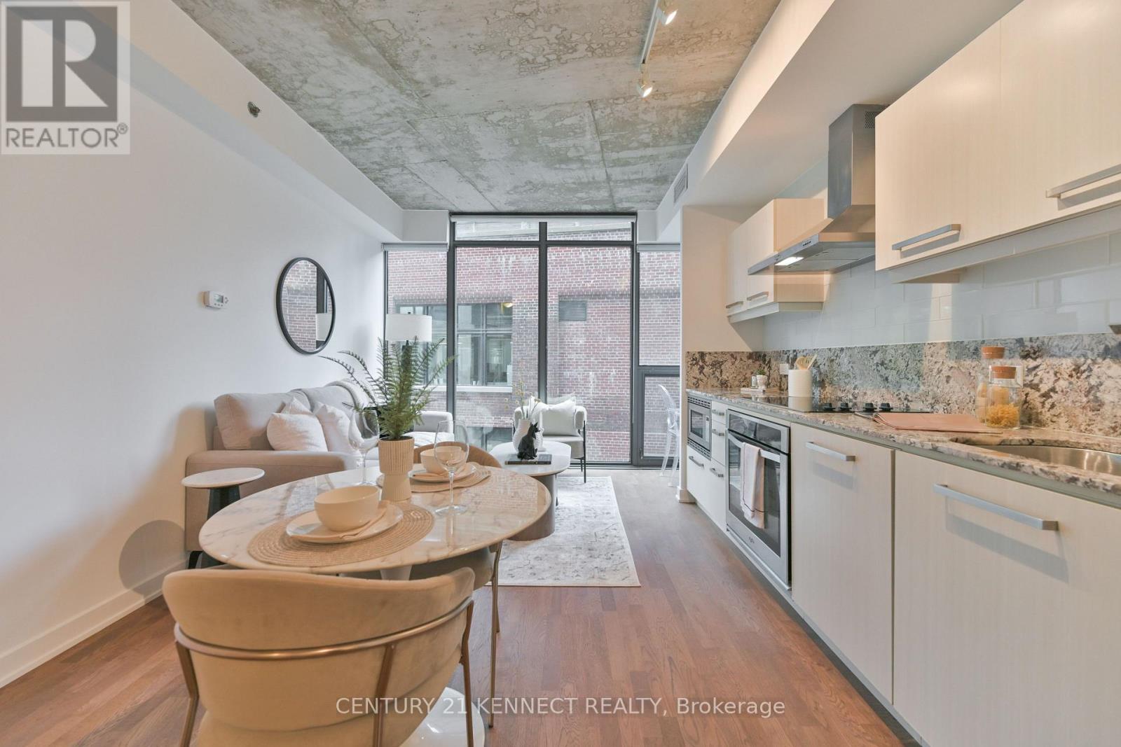 607 - 15 Beverley Street, Toronto, ON - Indoor Photo Showing Kitchen