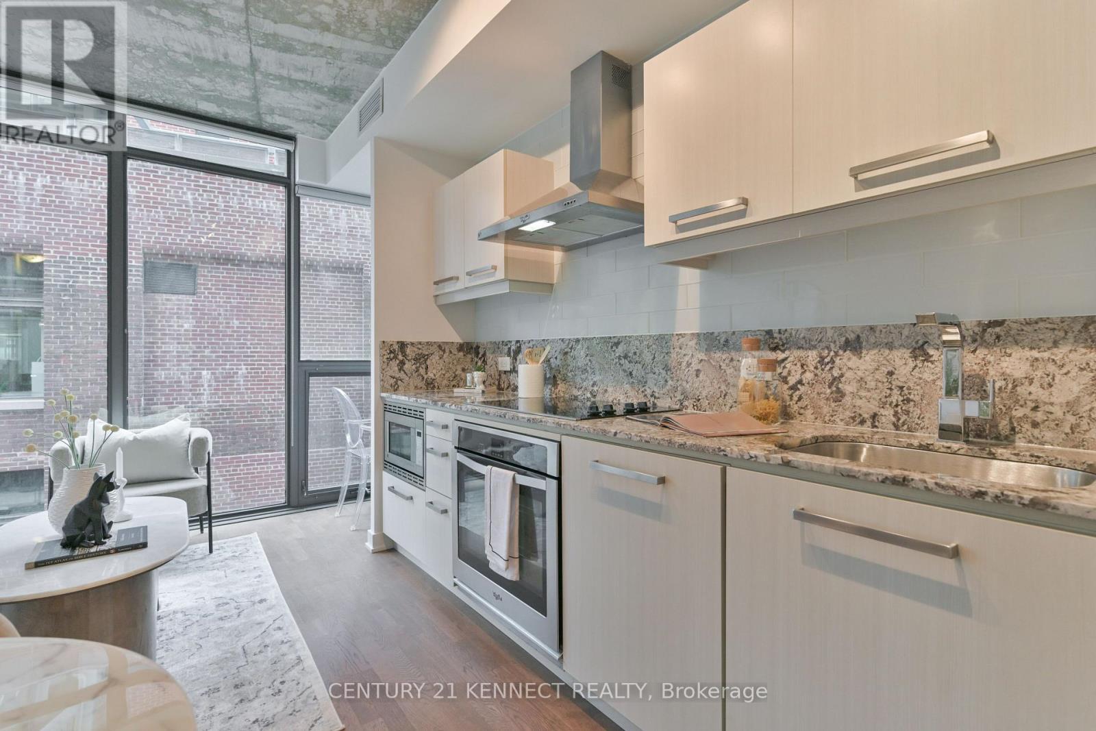 607 - 15 Beverley Street, Toronto, ON - Indoor Photo Showing Kitchen With Upgraded Kitchen