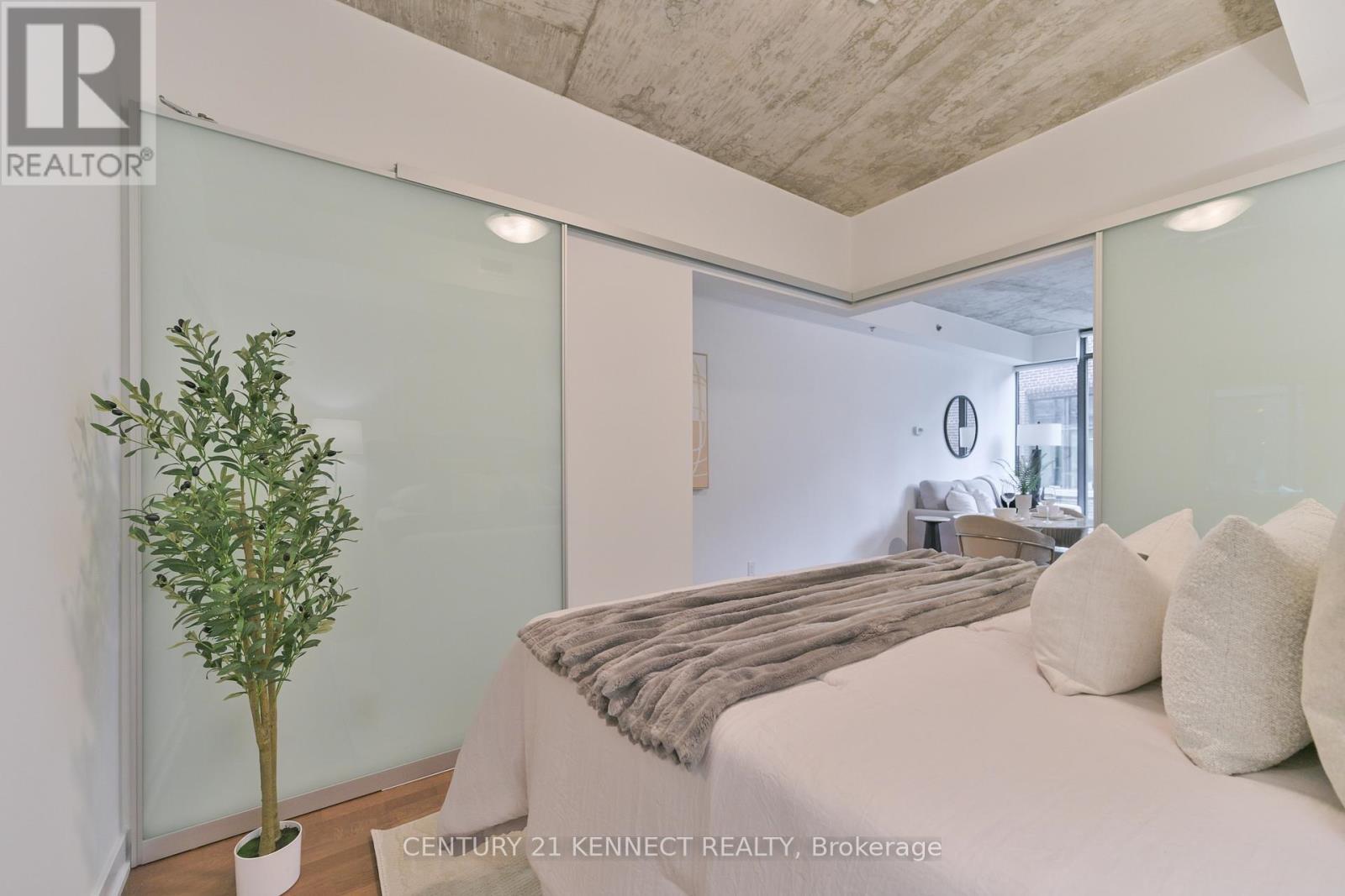 607 - 15 Beverley Street, Toronto, ON - Indoor Photo Showing Bedroom