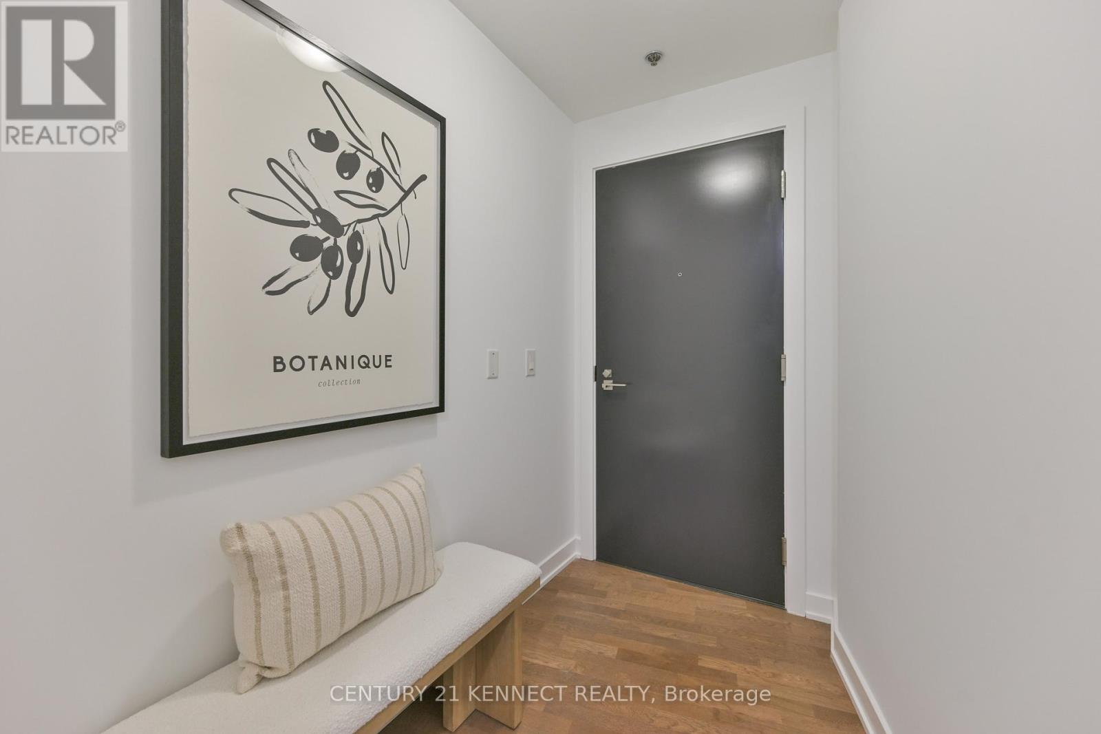 607 - 15 Beverley Street, Toronto, ON - Indoor Photo Showing Other Room