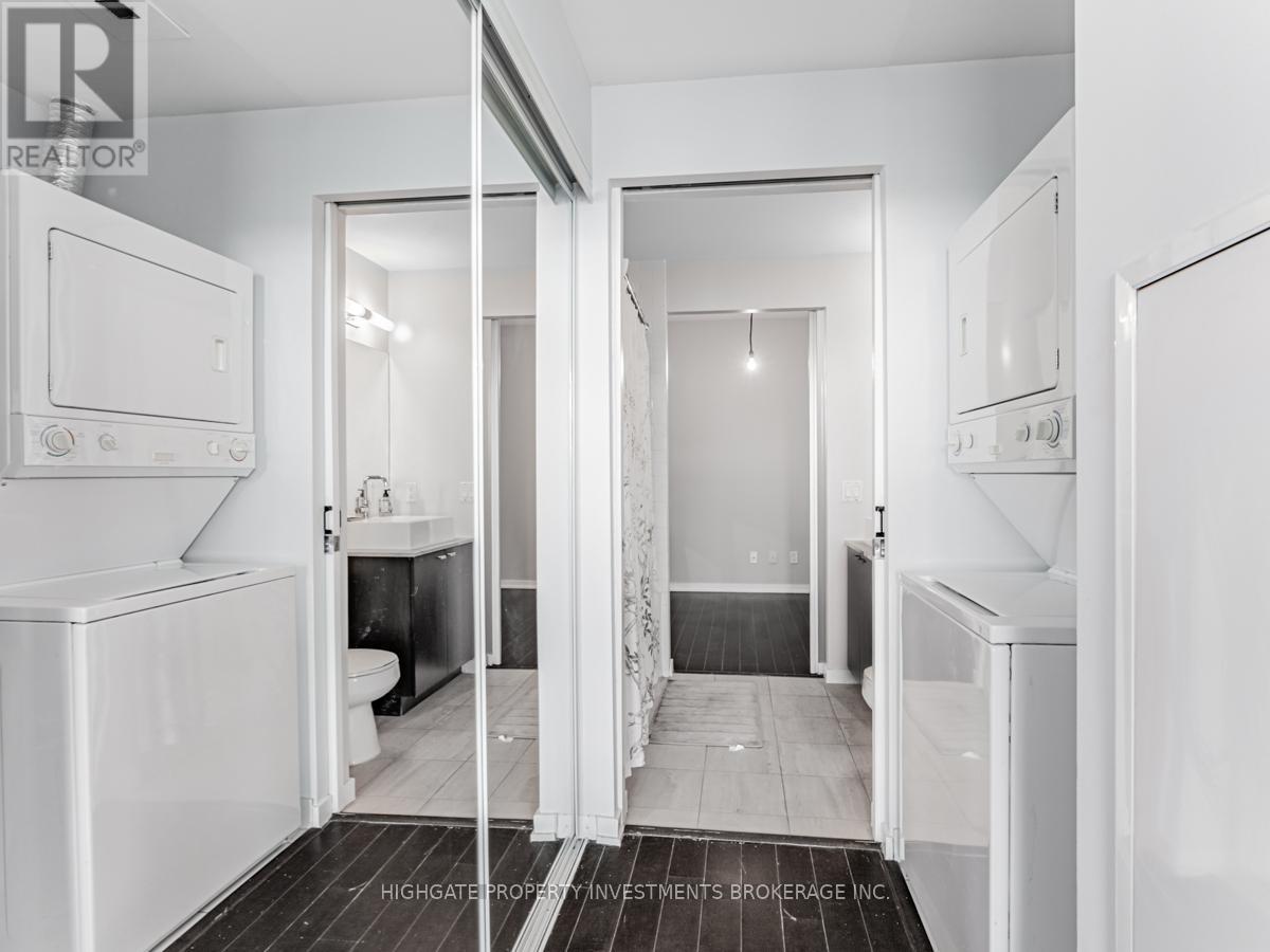 2602 - 103 The Queensway, Toronto, ON - Indoor Photo Showing Laundry Room