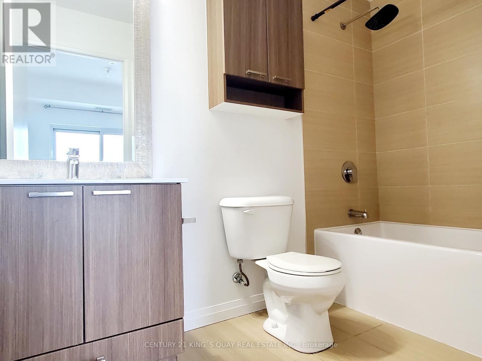 909 - 2150 Lawrence Avenue E, Toronto, ON - Indoor Photo Showing Bathroom