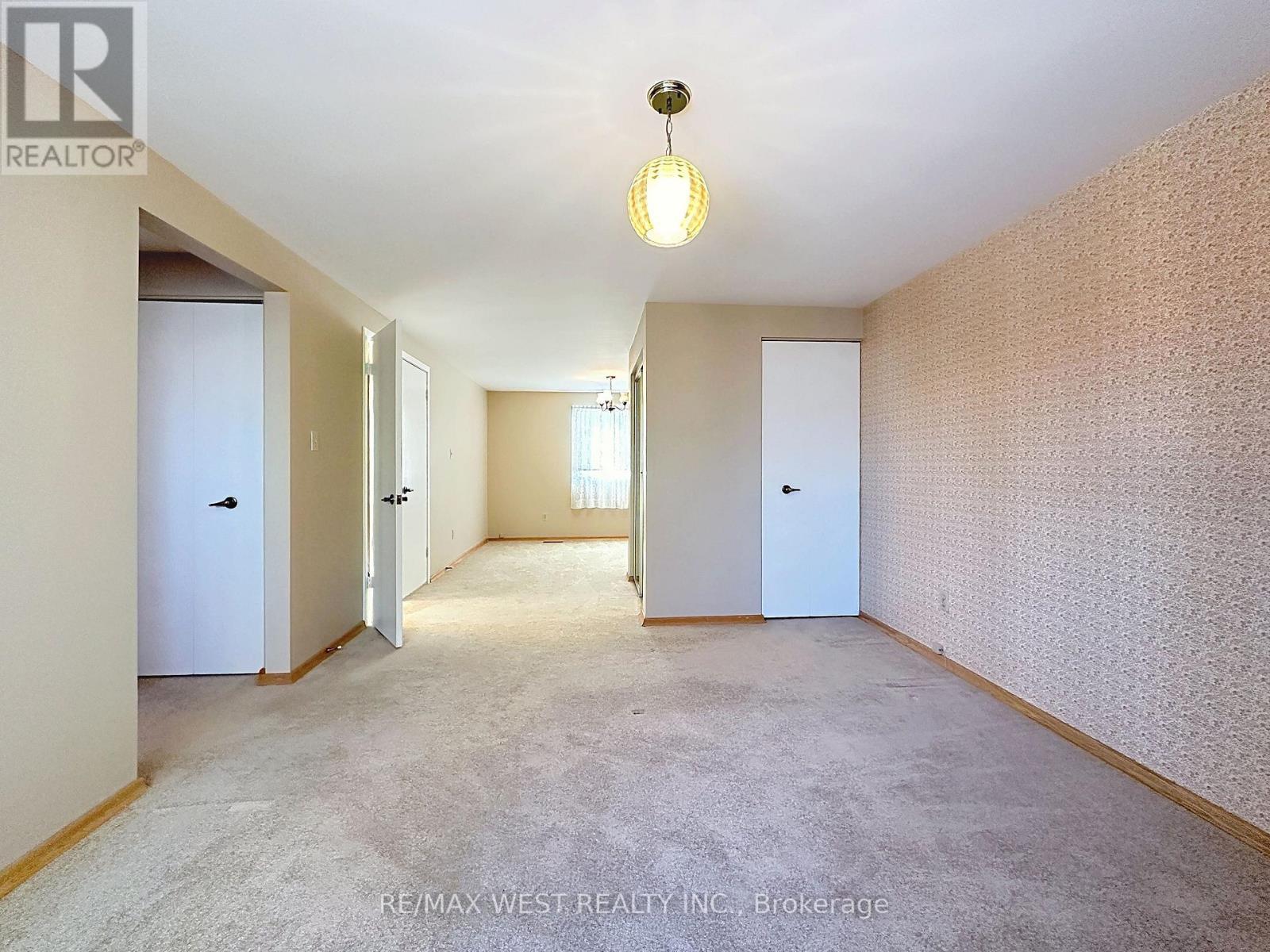 20 Foxwood Grove, Toronto, ON - Indoor Photo Showing Other Room