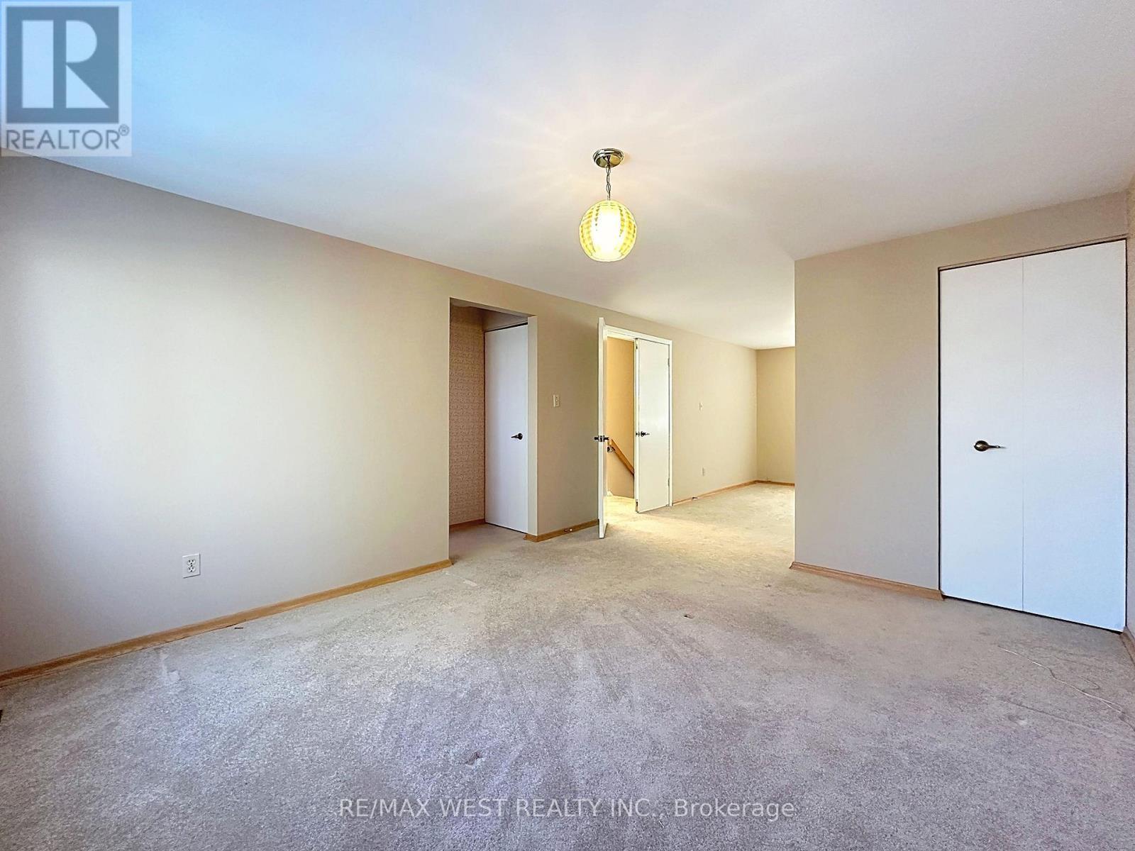20 Foxwood Grove, Toronto, ON - Indoor Photo Showing Other Room