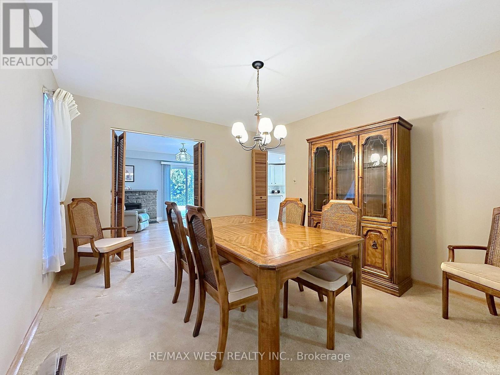 20 Foxwood Grove, Toronto, ON - Indoor Photo Showing Dining Room