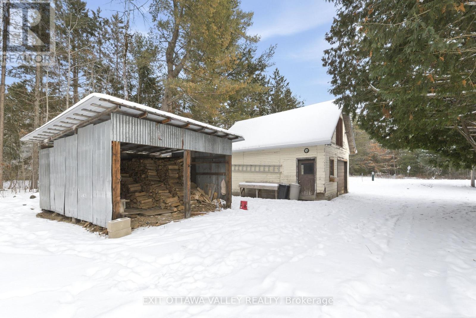 1251 Wylie Road, Laurentian Hills, ON - Outdoor