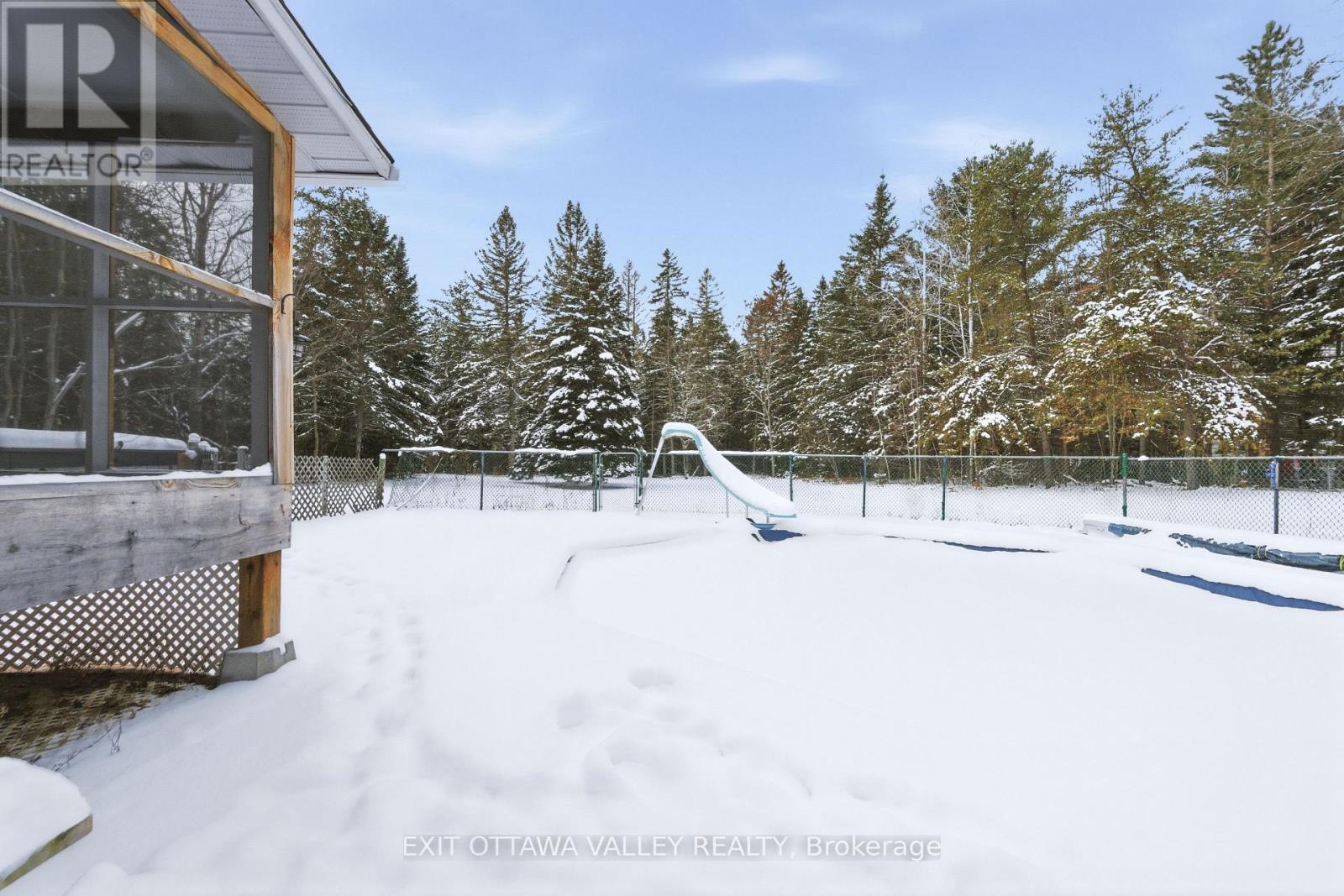 1251 Wylie Road, Laurentian Hills, ON - Outdoor