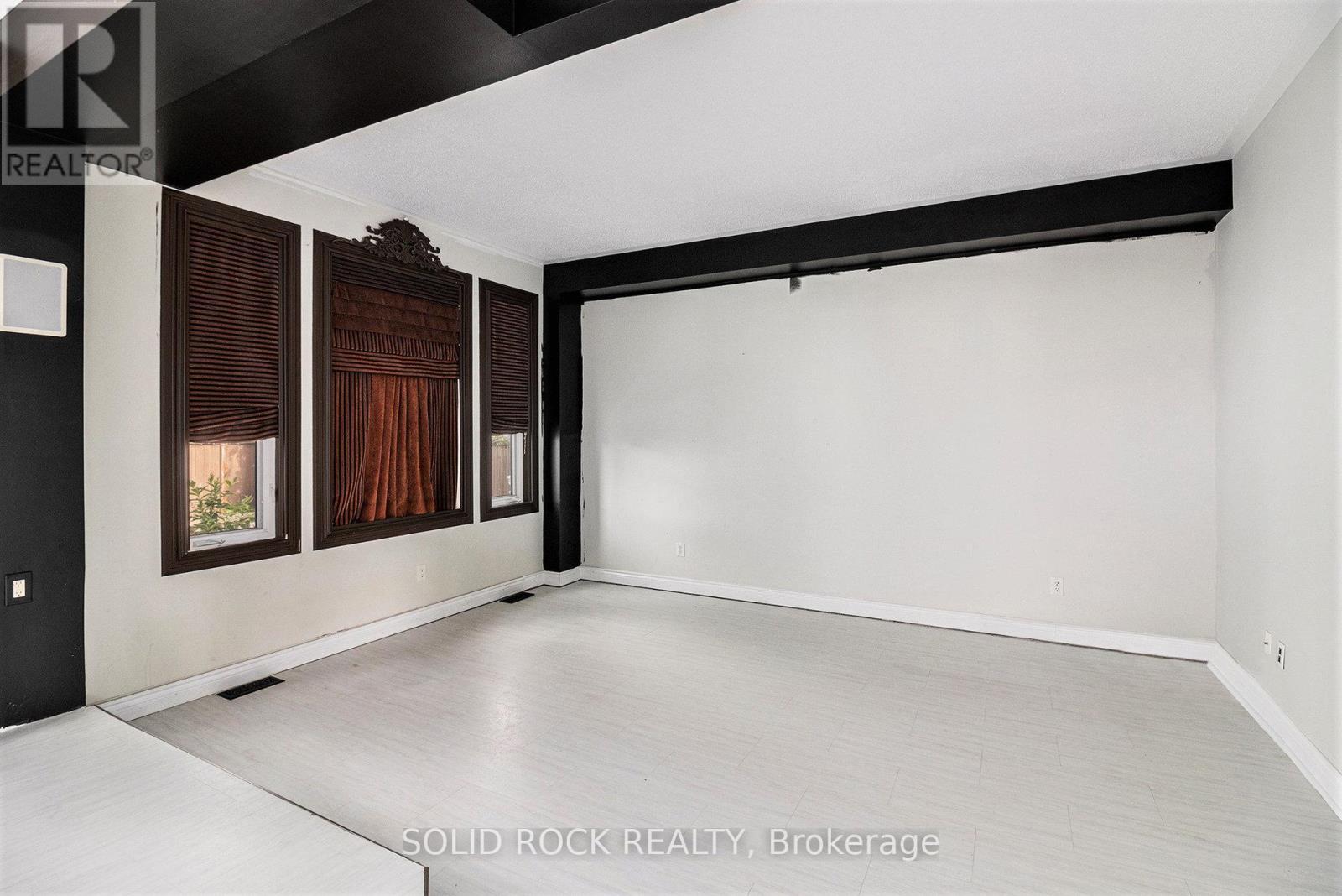 Sunken Family Room - 2121 Valin Street, Ottawa, ON - Indoor Photo Showing Other Room