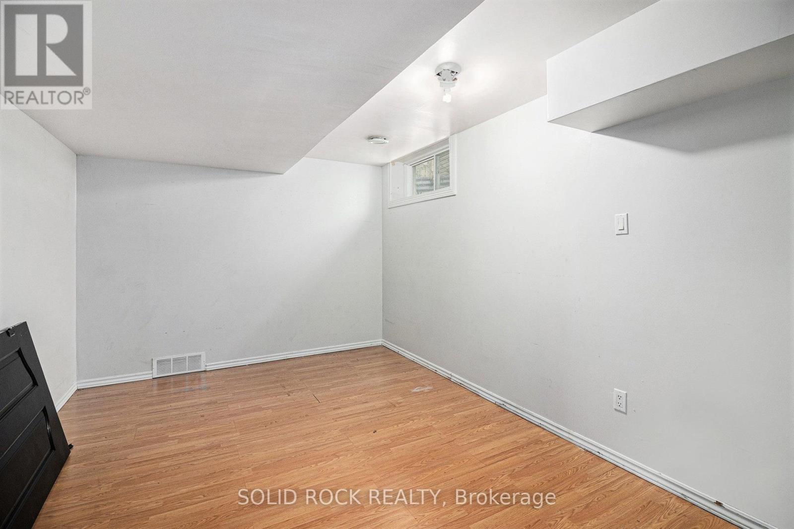 2121 Valin Street, Ottawa, ON - Indoor Photo Showing Other Room