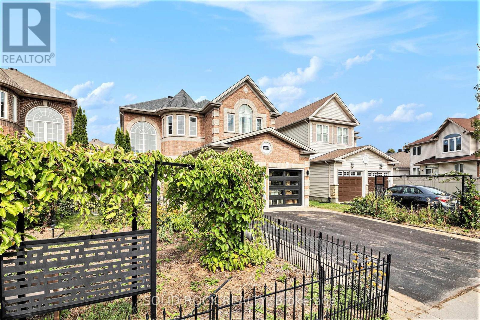 2121 Valin Street, Ottawa, ON - Outdoor