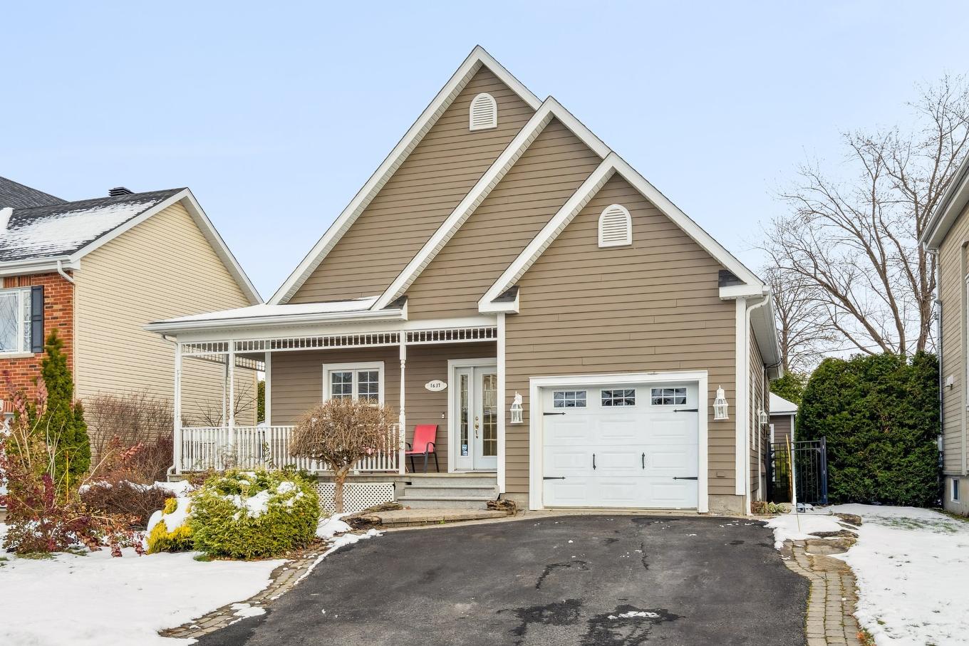 Frontage - 1637 Rue Étienne-Bisaillon, Chambly, QC - Outdoor With Facade