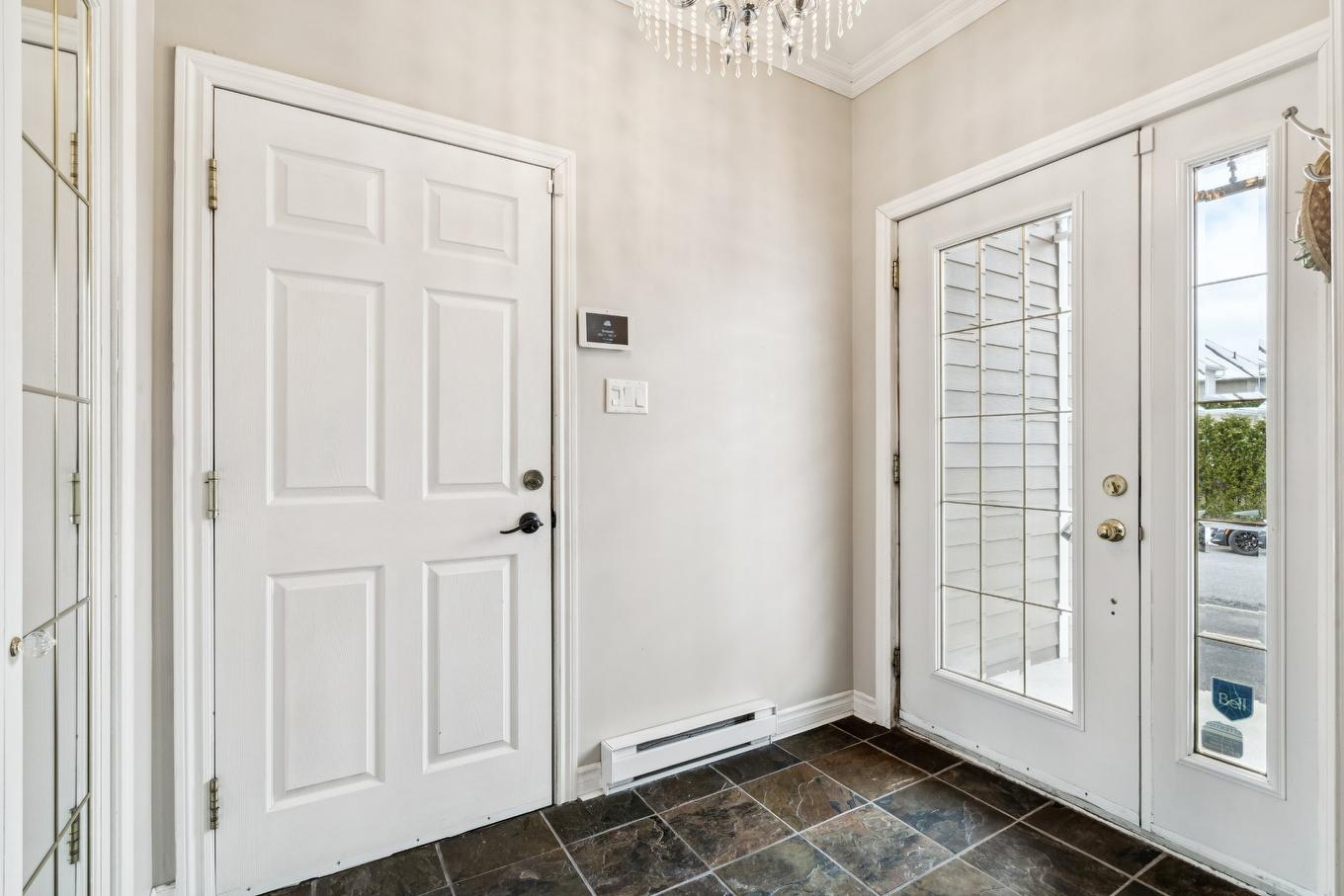 Hall - 1637 Rue Étienne-Bisaillon, Chambly, QC - Indoor Photo Showing Other Room