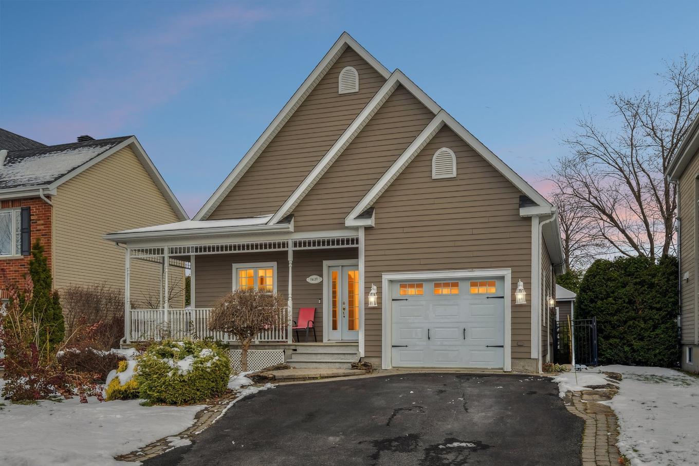 Frontage - 1637 Rue Étienne-Bisaillon, Chambly, QC - Outdoor With Facade