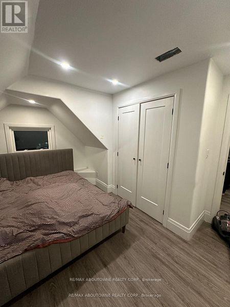 66 Wellington Street S, Hamilton, ON - Indoor Photo Showing Bedroom