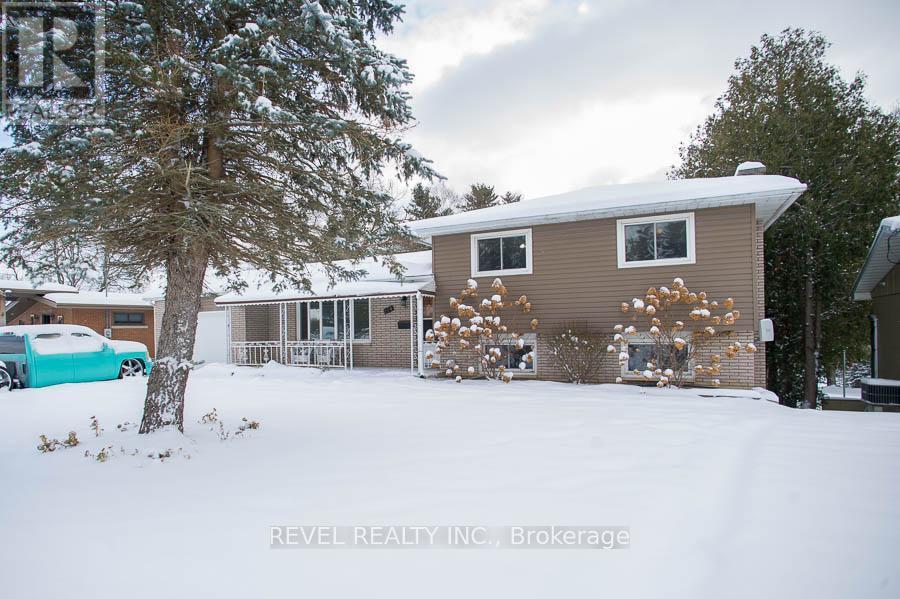 104 Hillside Avenue, Norfolk, ON - Outdoor