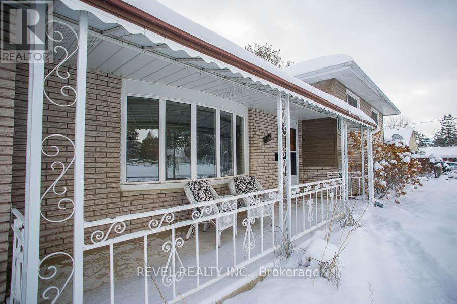 104 Hillside Avenue, Norfolk, ON - Outdoor
